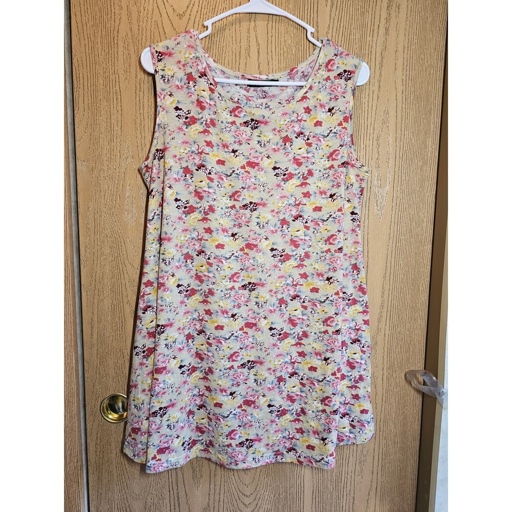 Veranee XL long tank. Armpit to armpit 21". Shoulder to hem 31"